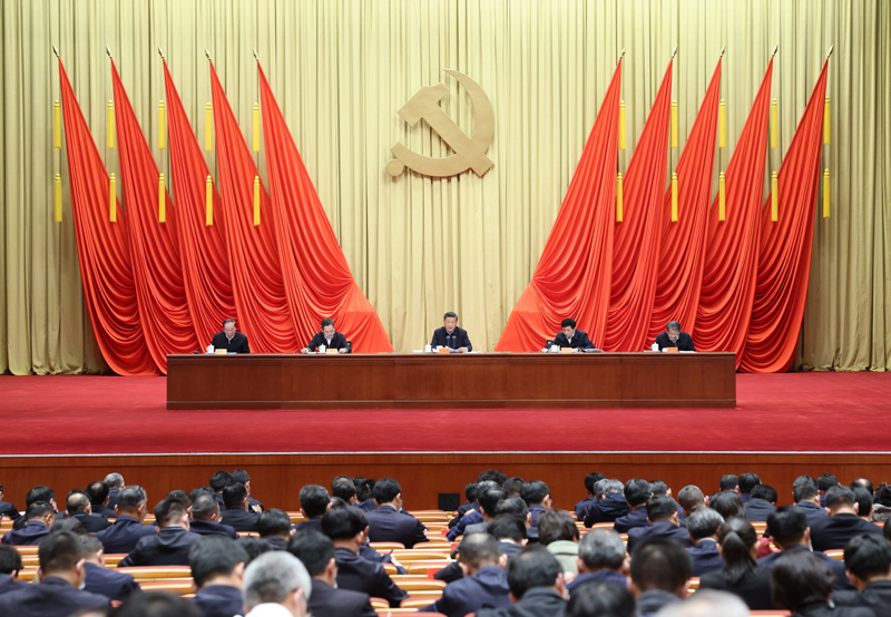 3月1日，2022年春季学期中央党校（国度行政学院）中青年干部培训班在中央党？。中共中央总书记、国度主席、中央军委主席习近平在开班式上颁发沉要讲话。 新华社记者 刘彬 摄
